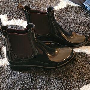 Igor rain boots sz 39 US sz 7 black NEW